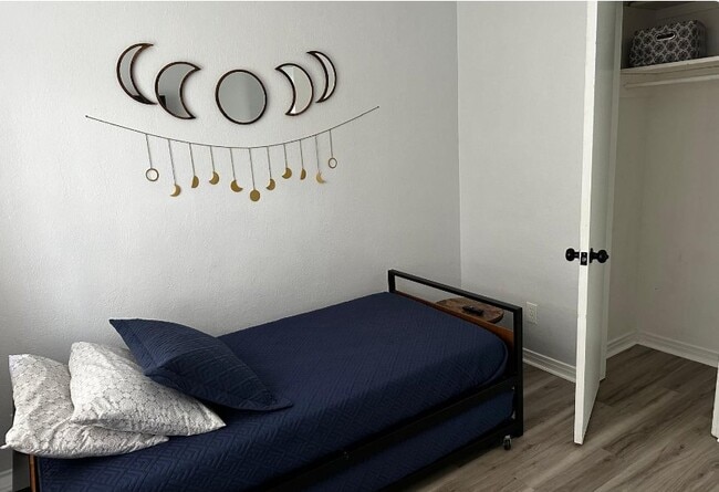 Building Photo - 1406 Conway Rd