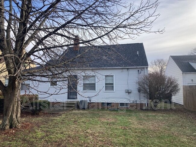 Photo - 320 Halle Dr