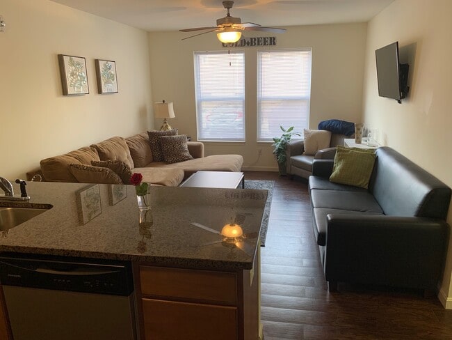 Photo - Stratford Court Apartments