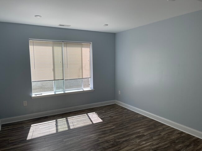 Photo - 1257 N Newkirk St