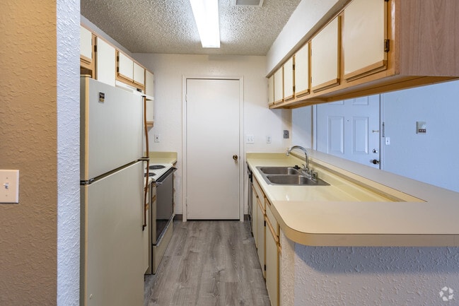 1 BR, 1 BA - Standard - 750 SF