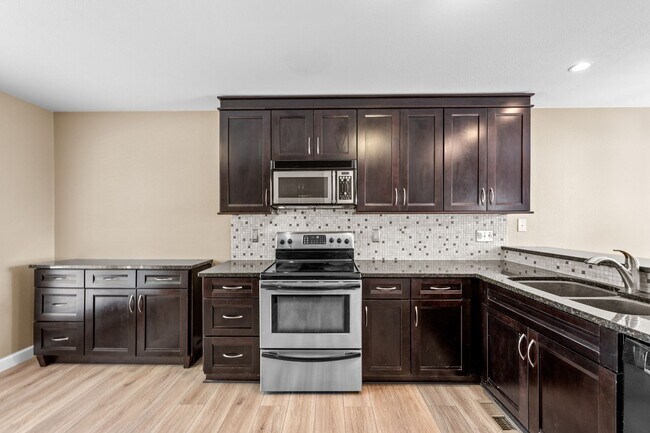 Photo - 2700 Perry St