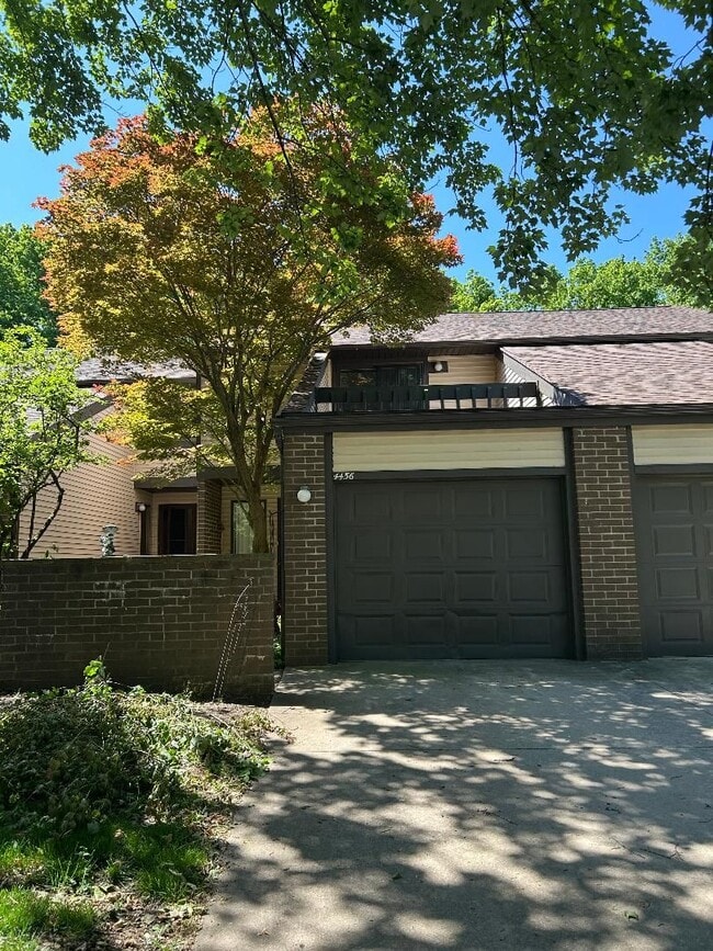 3 Bedroom Condo with Full Finished Basement for Rent - 3 Bedroom Condo with Full Finished Basement for Rent