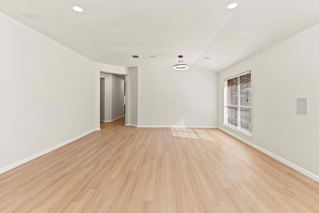 Photo - 1005 Kimberly Cove