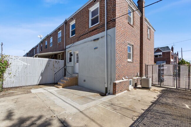 Photo - Wow! South Philly Modern 3 Bed 2 Bath Home! Yard! Central Air! W/D! H/W Floors! Gorgeous!