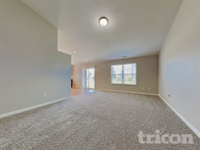 Photo - 4822 Penoyer Ln