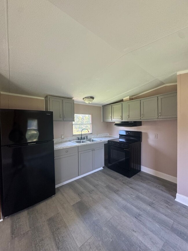 Photo - 4030 Kennedy Rd