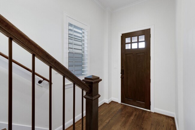 Photo - 1030 W 26th St