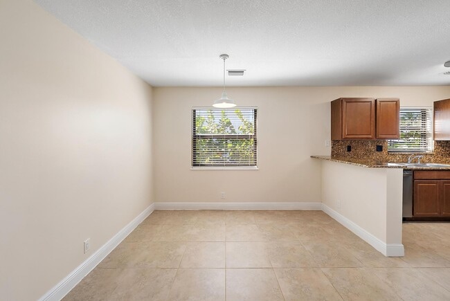 Photo - 135 Shore Ct Unit 204