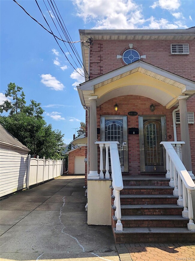 Building Photo - 164-46 77th Ave