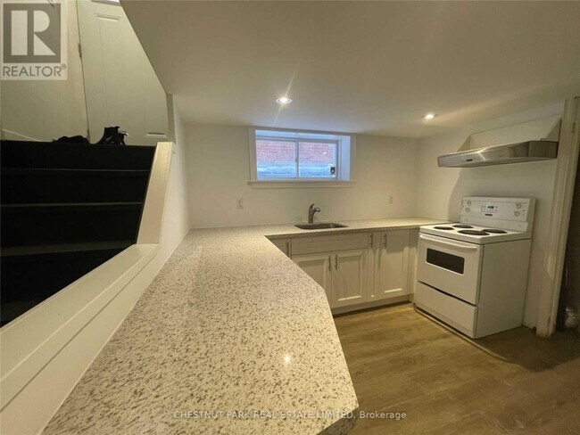Photo - 24 Strathgowan Ave Unit Lower