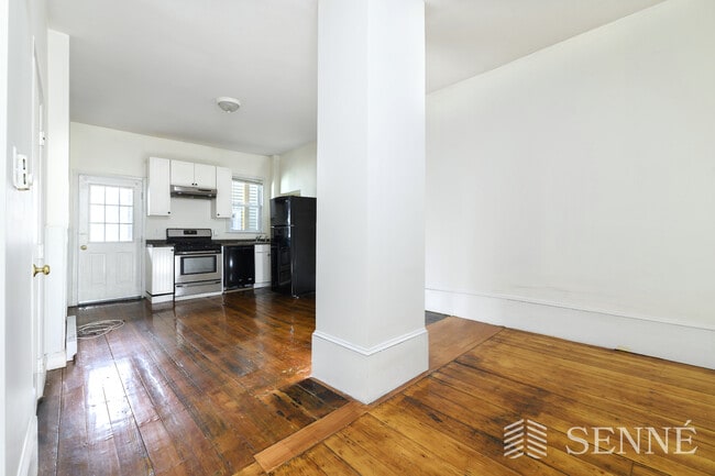 Building Photo - 1099 Cambridge St Unit 1