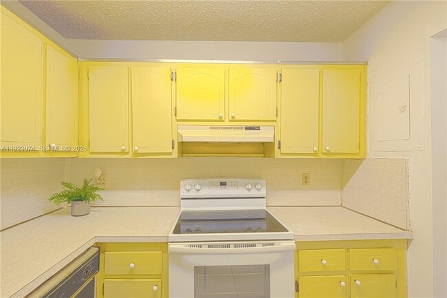 Photo - 1900 W 68th St Unit C203