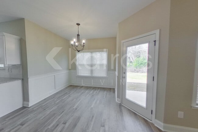 Photo - 157 Allentown Wy