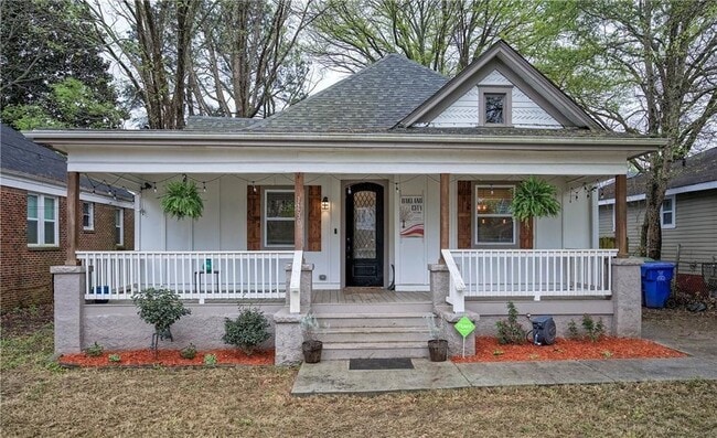 Photo - 1130 Larosa Terrace SW House