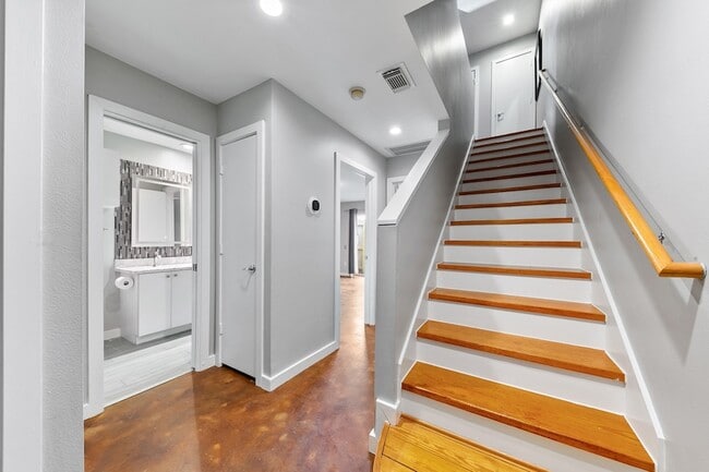 Photo - 2614 Chenevert St