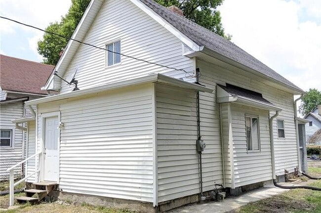 Back of home - 871 W 25th St