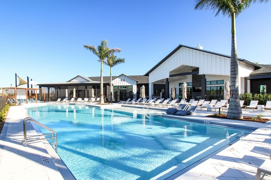 Canopy Resort-Style Pool