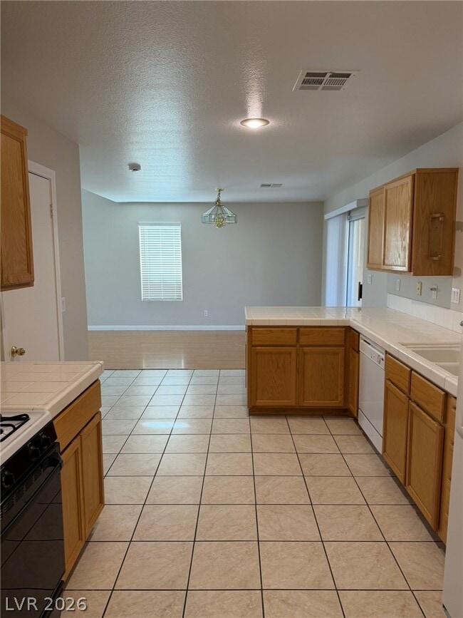 Building Photo - 1424 Red Sunset Ave