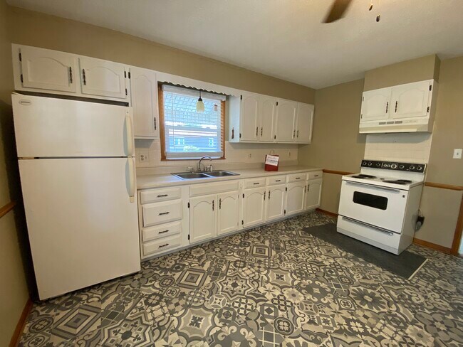 Photo - 1302 N Centennial St