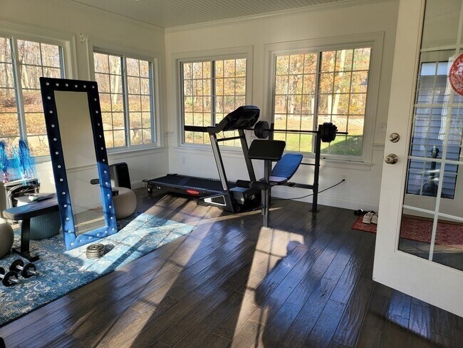 Photo - 77 Wampum St