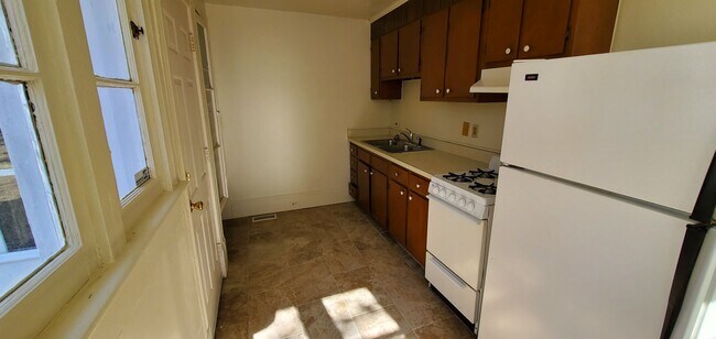 Photo - 310 S. Mendenhall St Unit B