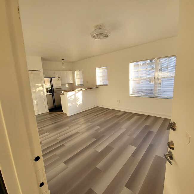 Photo - 1255 Pennsylvania Ave Townhome