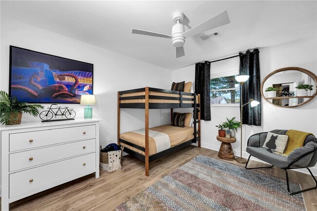 Photo - 1605 SE P St