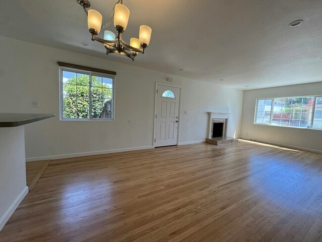 Photo - 2921 Fleetwood Dr