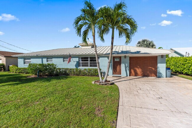 Photo - 1389 SW Dyer Point Rd