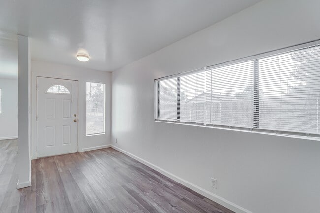 Photo - 620 Huskey Dr