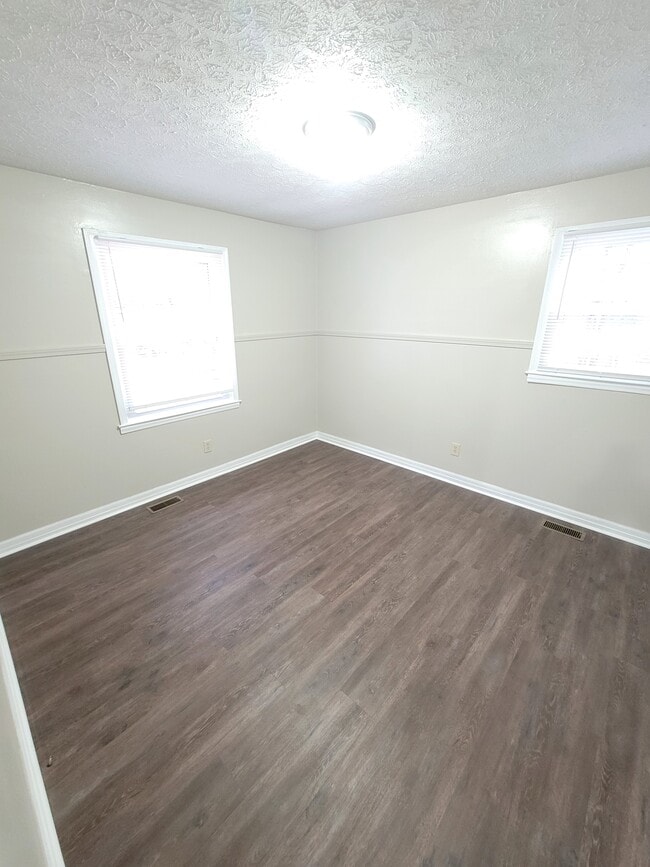 Photo - 417 Elljean Rd