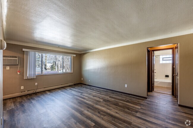 1BR, 1BA - 600SF - Living Room - Minnehaha Apartments