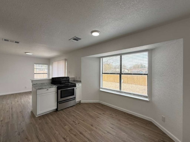 Photo - 2707 Alan Shepard Dr