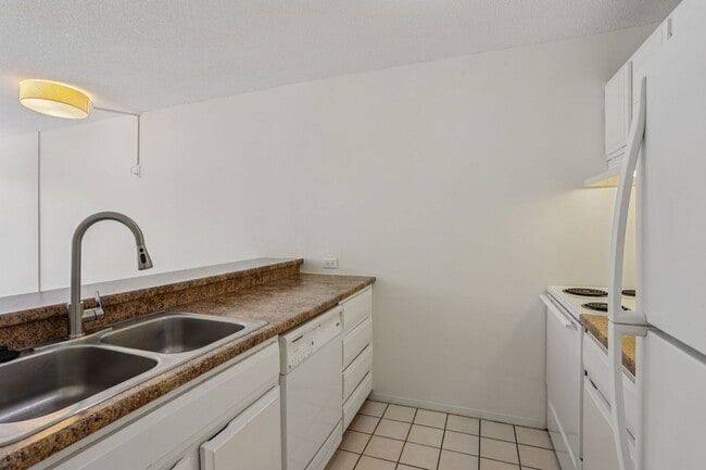 Photo - Thornton Place Apartments