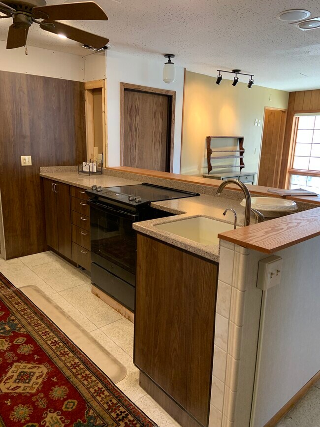 Photo - 111 W Main St Unit Apartment 1