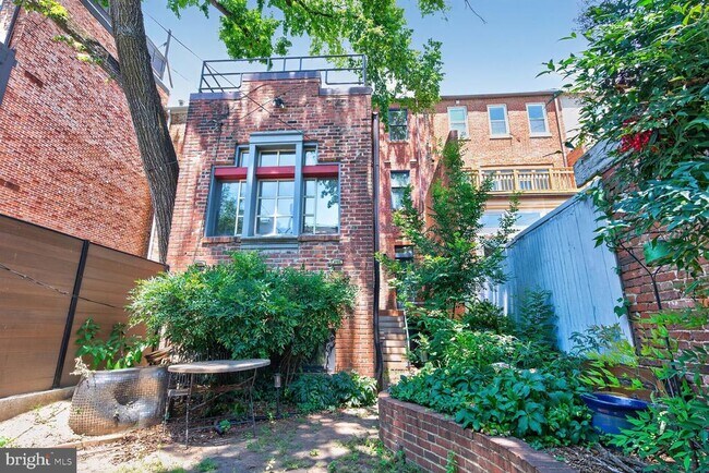 Photo - 1312 R St NW