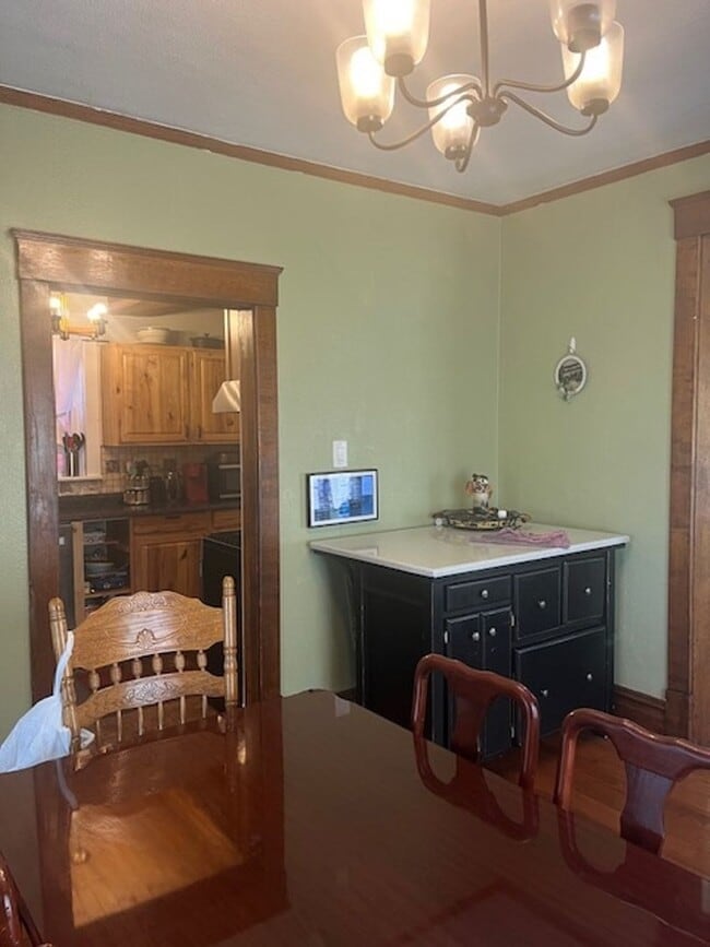 Photo - 121 E Scribner Ave