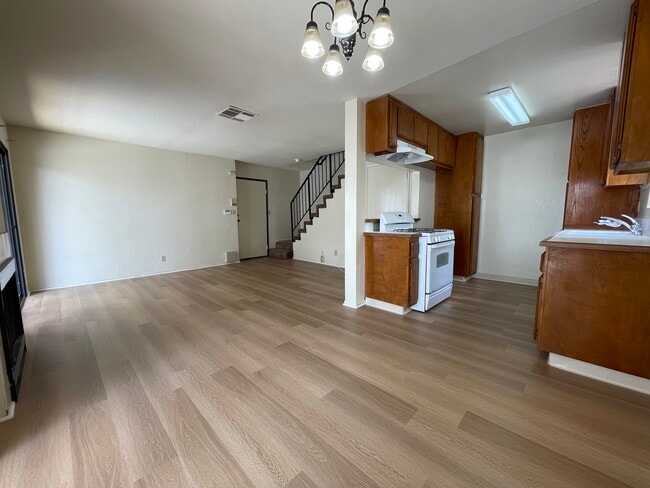 11913 Avon Way