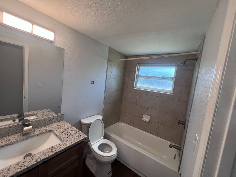 Photo - 9322 Grandfield Rd Unit A