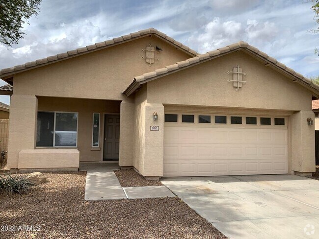 Building Photo - Charming 4 bed, 2 bath home on the golf co...