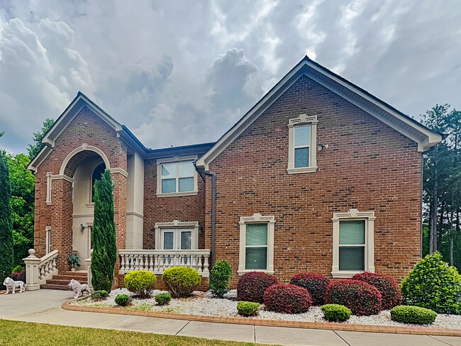 Building Photo - 85 Lotus Ln