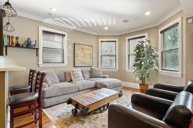 Photo - 15 Howell St Unit 1