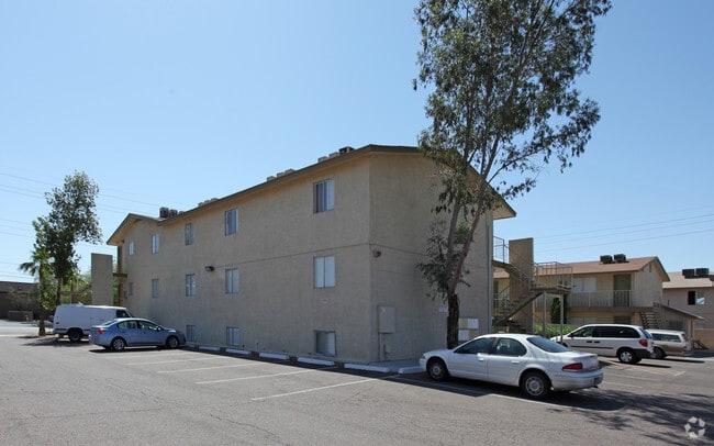 Desert Winds Apartments - Desert Winds