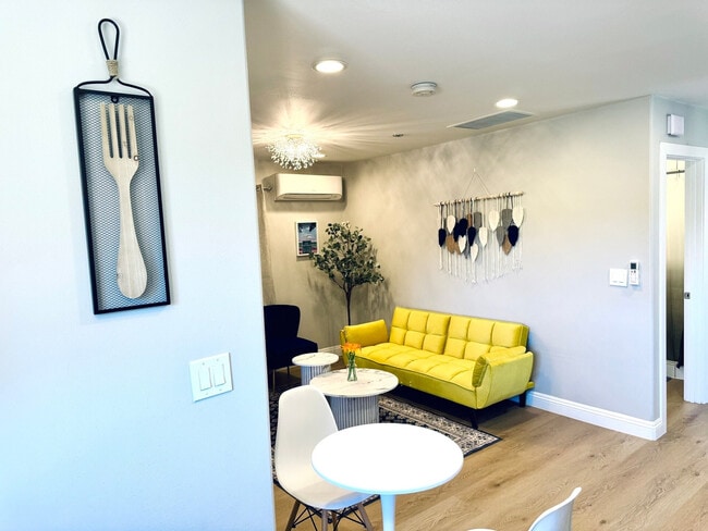 Photo - 3831 Rogers Rd Unidad ID1471796P