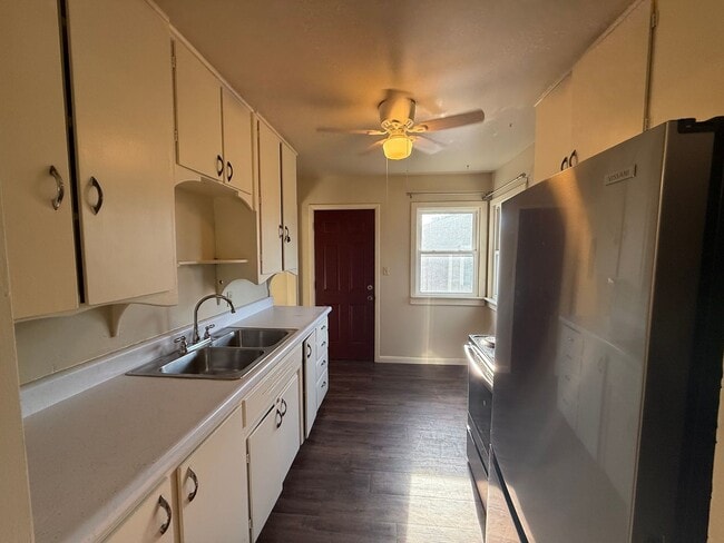 Photo - 1113 Ave F