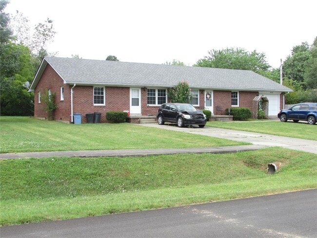 Photo - Comfy 3 Bedroom, 2 Bath Duplex located in ...