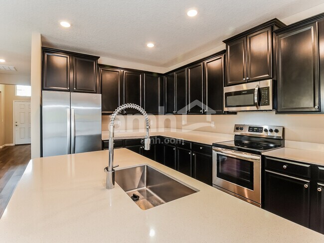 Photo - 163 Hemlock Point