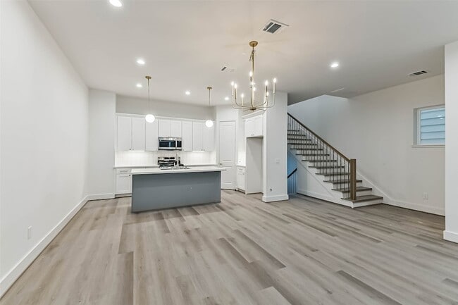 Photo - 7709 Earl Rudder Wy