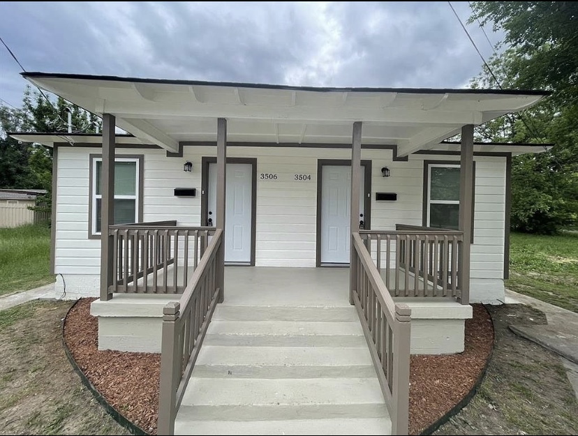 Updated and well insulated duplex on a quiet street just minutes from all Dallas has to offer! - 3506 Mingo St (Dallas, TX)
